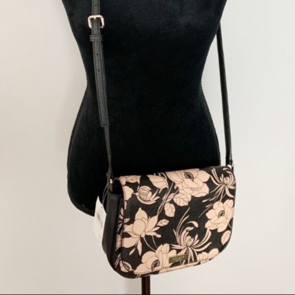 Kate Spade ♠️ Laurel Way Large purse!